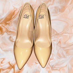 Nude Pumps